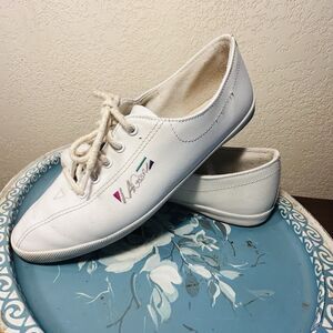 Vintage 1999 L.A. Gear Ladies Leather Sneakers Y2K/90's Retro Tennis-core